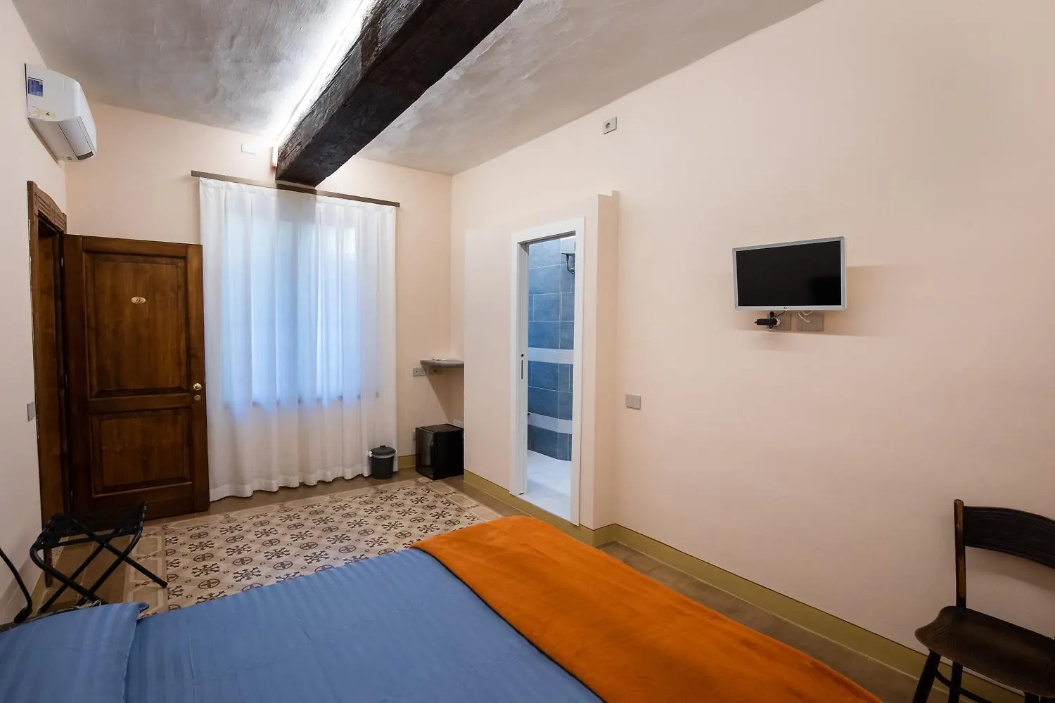 فندق مبيت وإفطار كريمونا Locanda Del Centrale