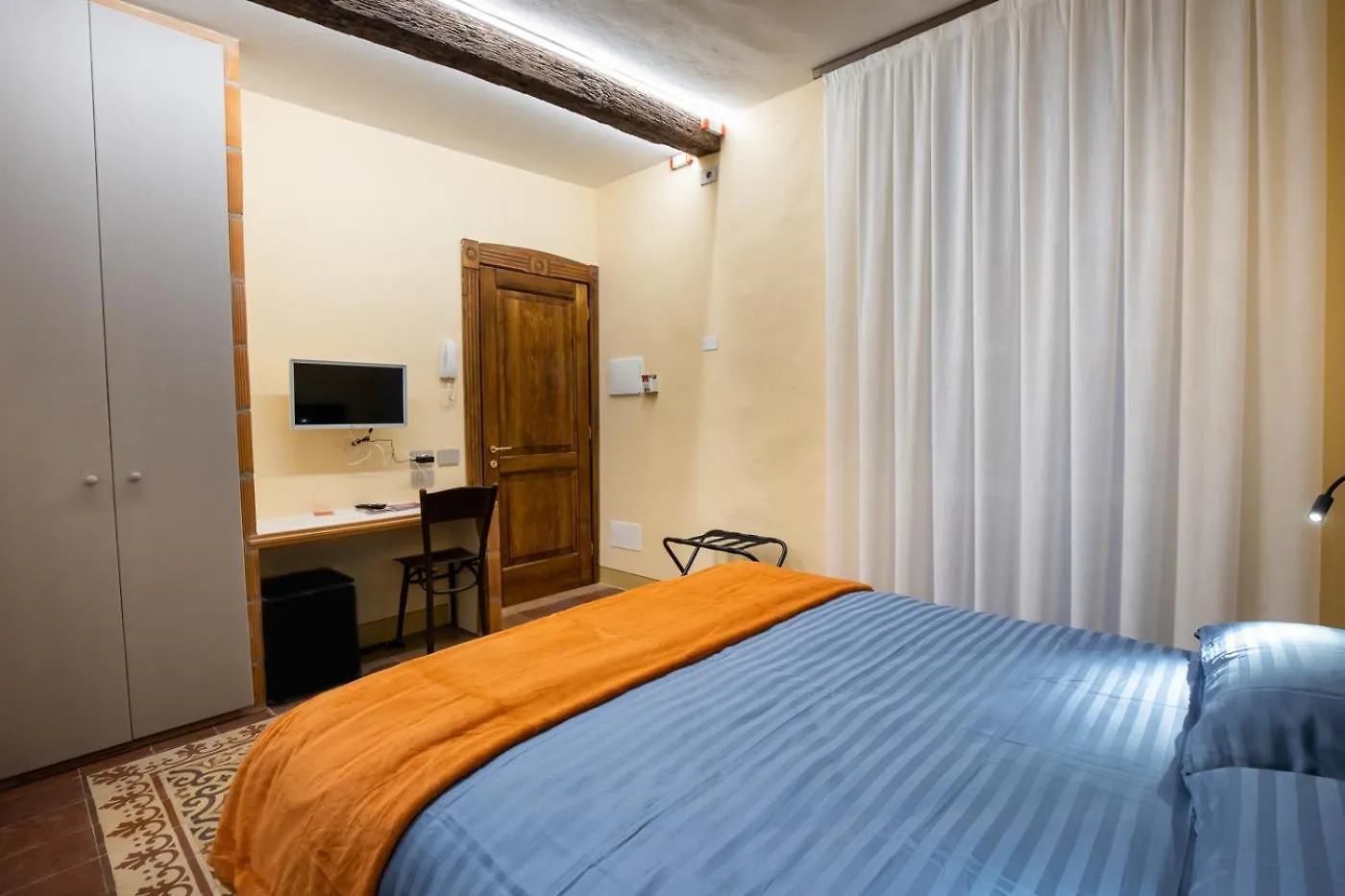 كريمونا Locanda Del Centrale 0*,